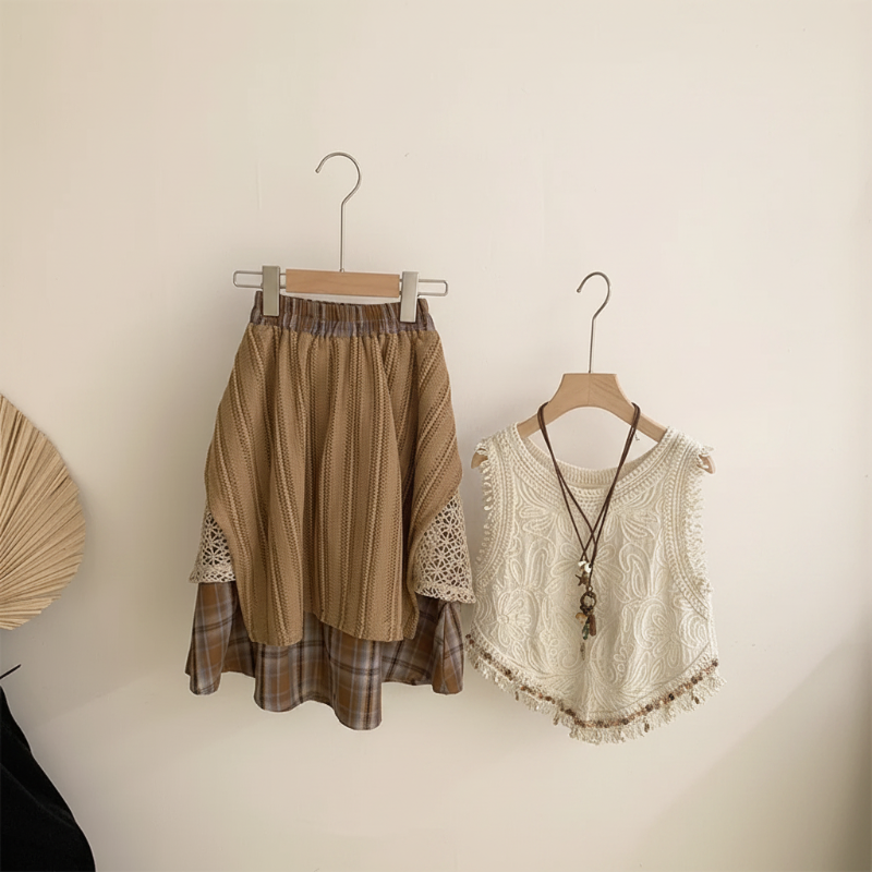TinyTrends – Boho Chic & Cute – Crocheted Top with Checkered Skirt