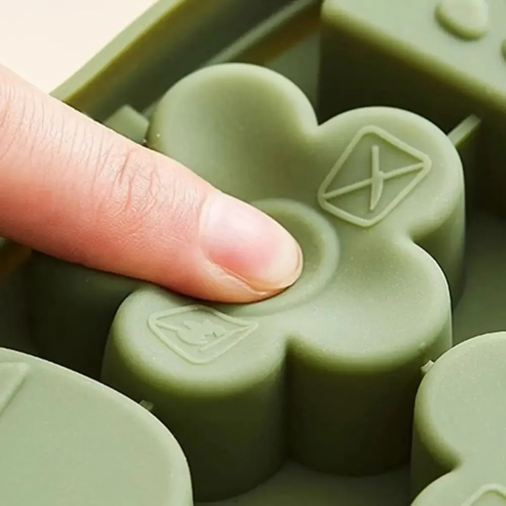 LollyFun – Creative & Practical – Silicone Popsicle Mold with Storage Container