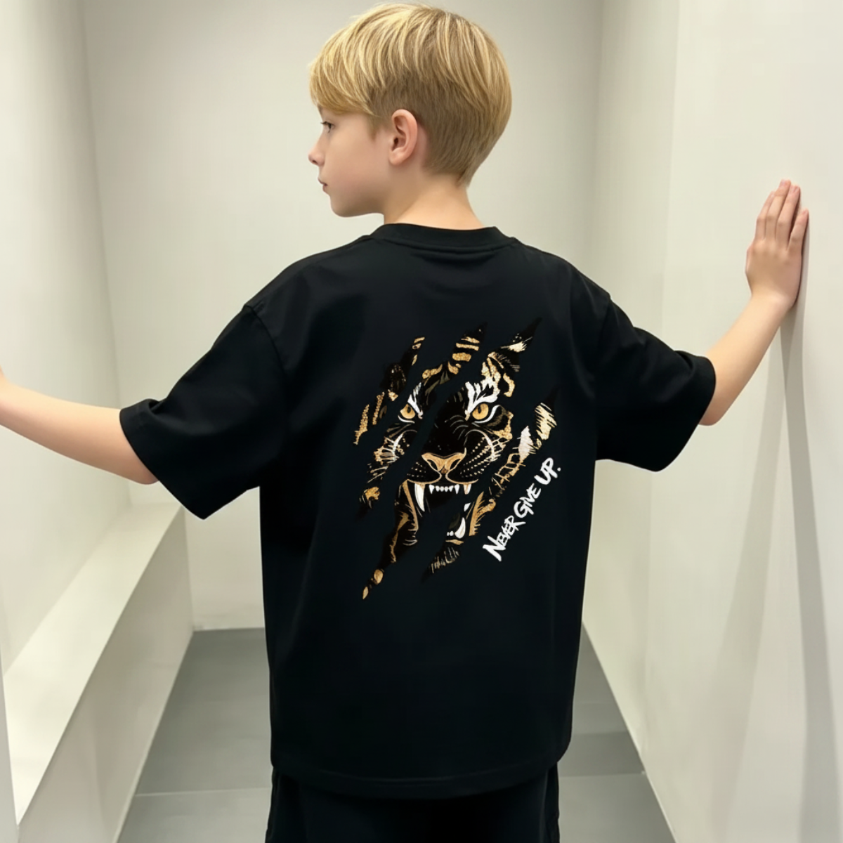 WildRoar – Fun & Casual – Kids' T-shirt with Tiger Print