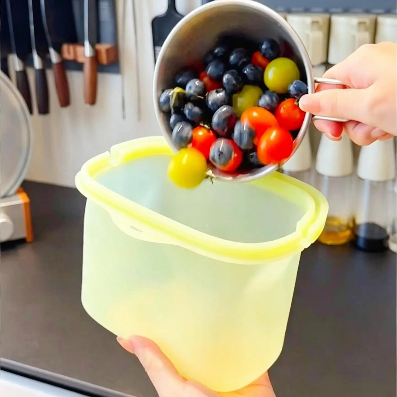 MealSaver – Practical & Reusable – Silicone Food Storage Bag