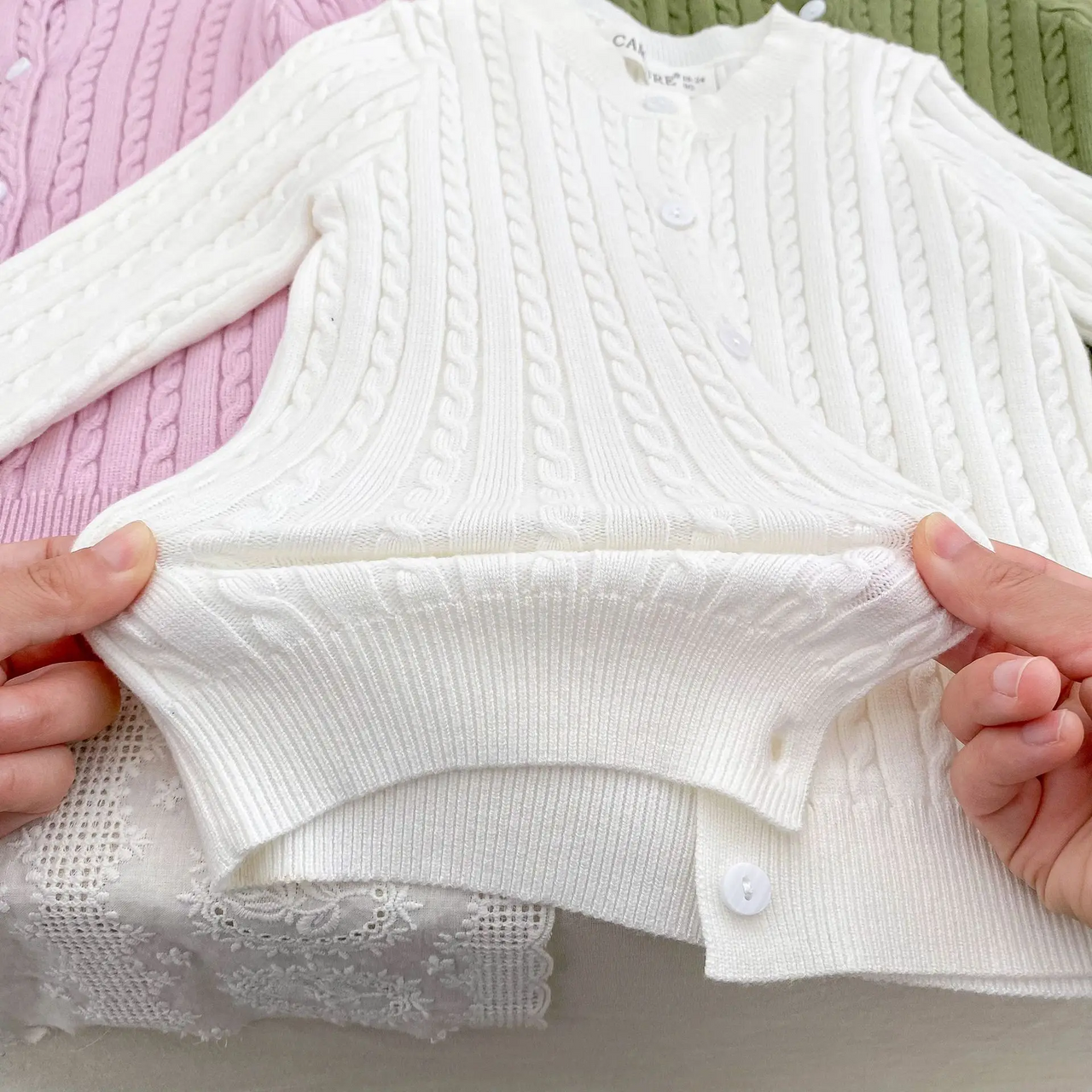 CozyBelle – Elegant & Warm – Knitted Cardigan with Buttons