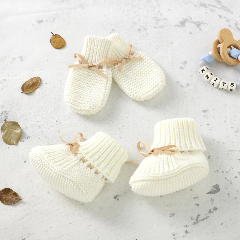 Booties & Mittens – Soft & Warm – Gloves and Booties Set
