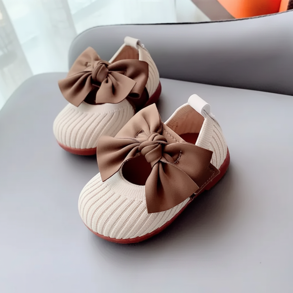 SweetBow – Cute & Practical – Knitted Baby Shoes with a Butterfly Bow