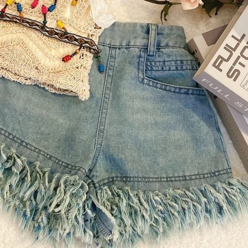 MiniChic – Stylish & Comfortable – Set with a boho top and denim shorts