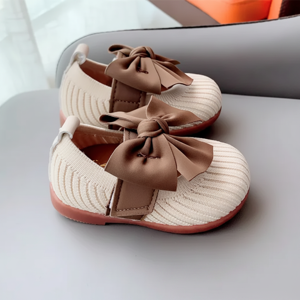 SweetBow – Cute & Practical – Knitted Baby Shoes with a Butterfly Bow