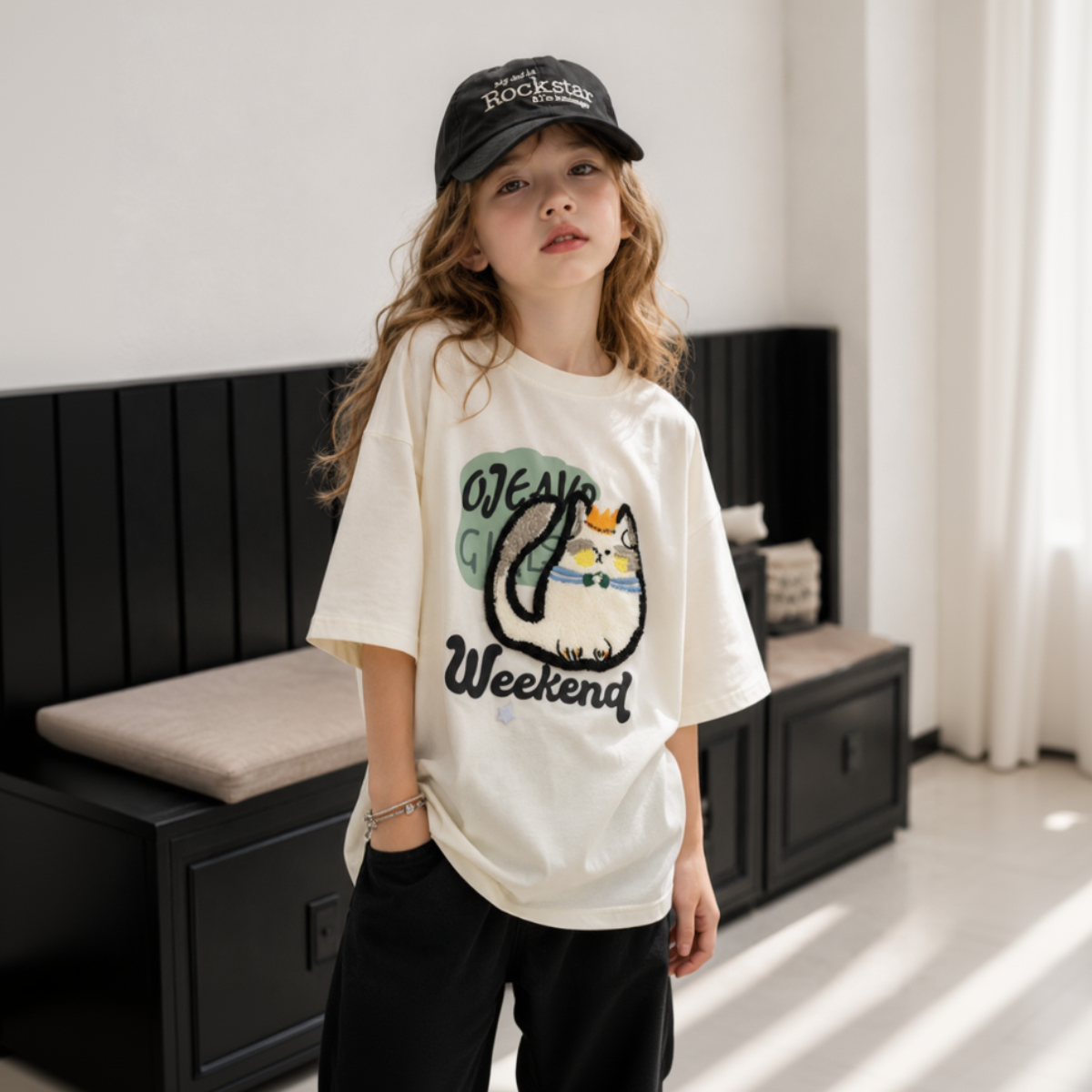 FunPaws – Playful & Stylish – Oversized T-shirt with Cat Print