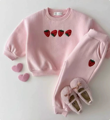Mini Fashion™ - Strawberry Sweater