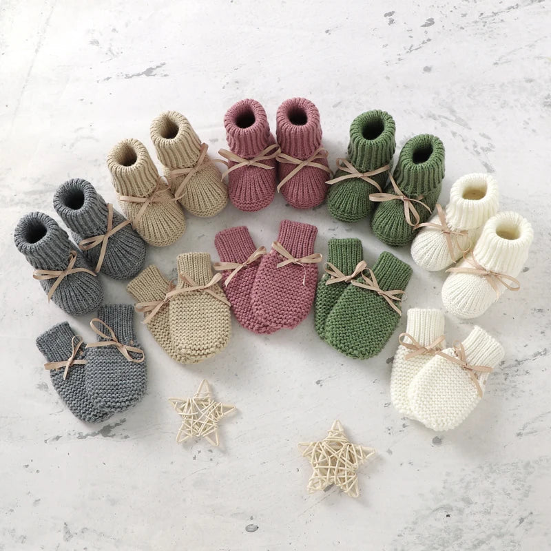 Booties & Mittens – Soft & Warm – Gloves and Booties Set
