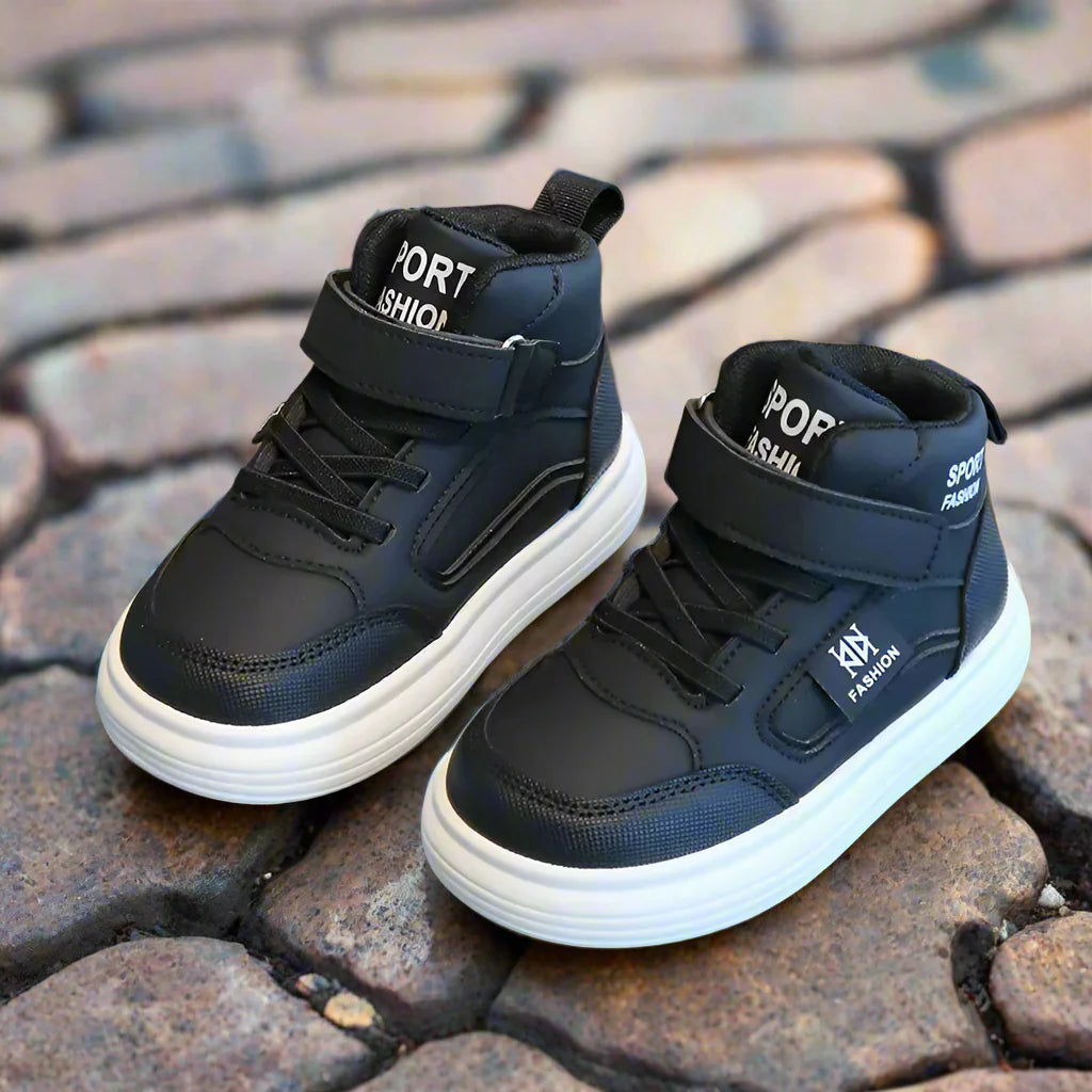 CoolKicks – Comfortable & Flexible – High-Top Sneakers